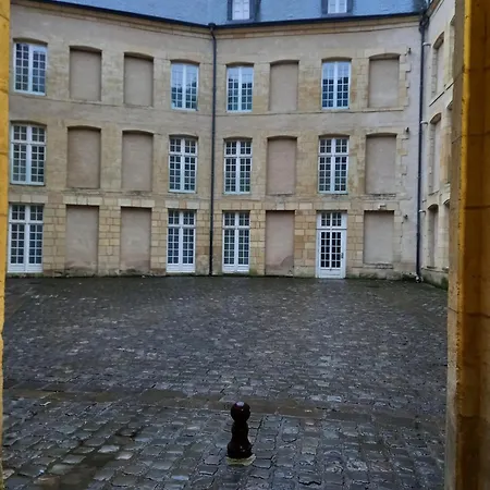 Le De Bayle Apartment